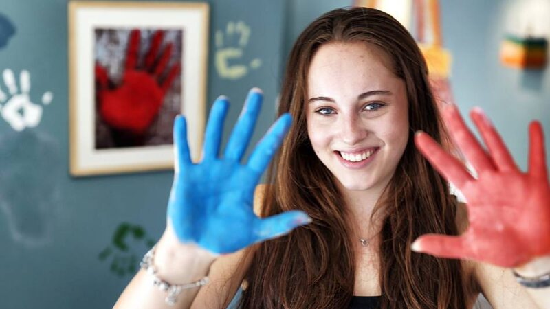 Kunst in Hilden: Eine Ausstellung, die zur Eröffnung noch nicht fertig ist