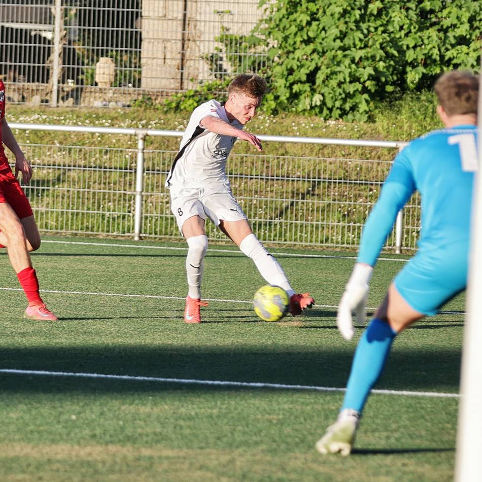 Bezirksligist Sparta ist eine harte Nuss: Oberligist VfB 03 gewinnt spannendes Pokalduell in Bilk