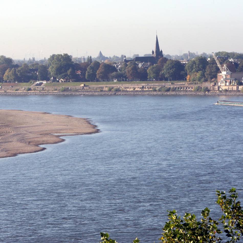 Nach mehreren Todesfällen in Düsseldorf: Krefelds Oberbürgermeister möchte Badeverbot im Rhein