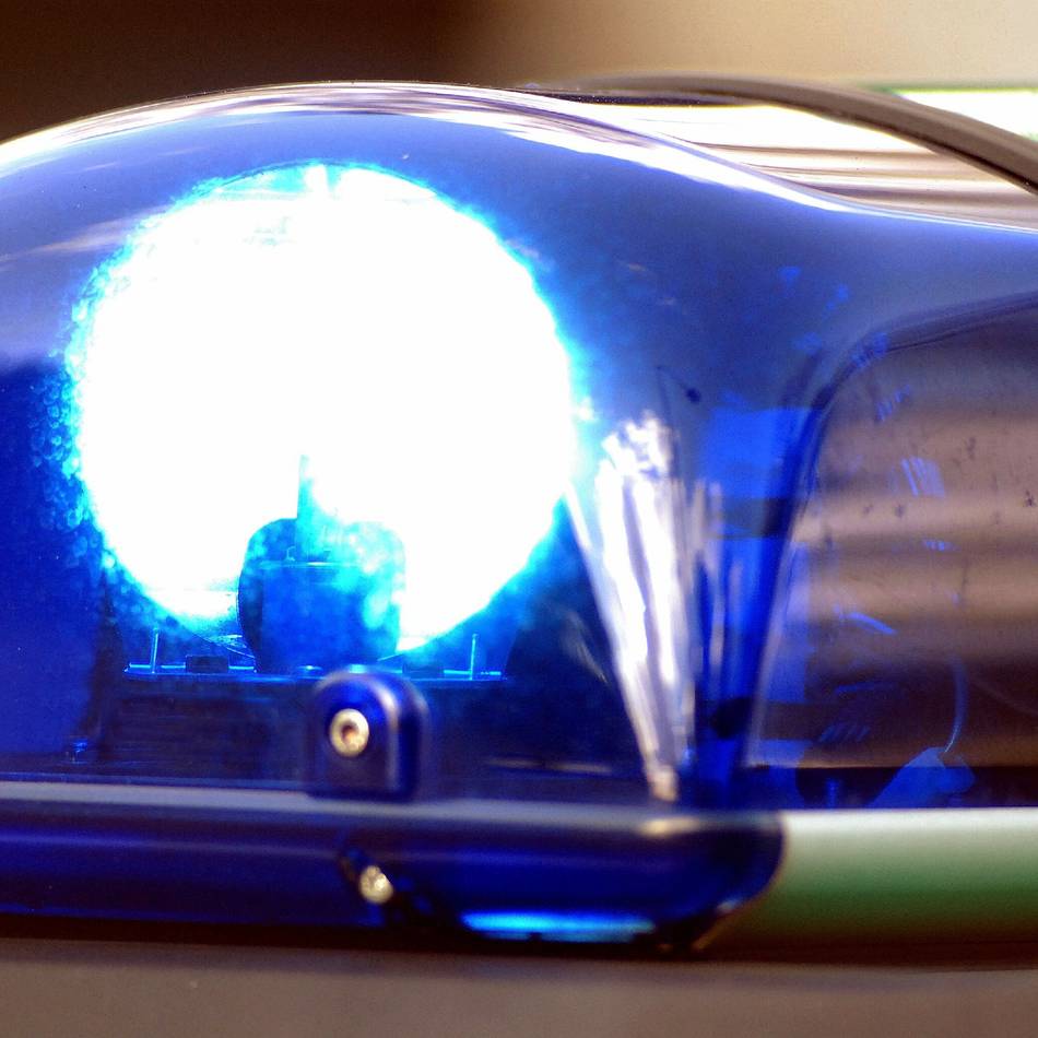 Polizei in Mönchengladbach: Unbekanntes Trio versucht zwei Männer auszurauben