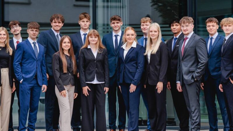 Volksbank Oberberg: Karrierestart für 14 neue Auszubildende