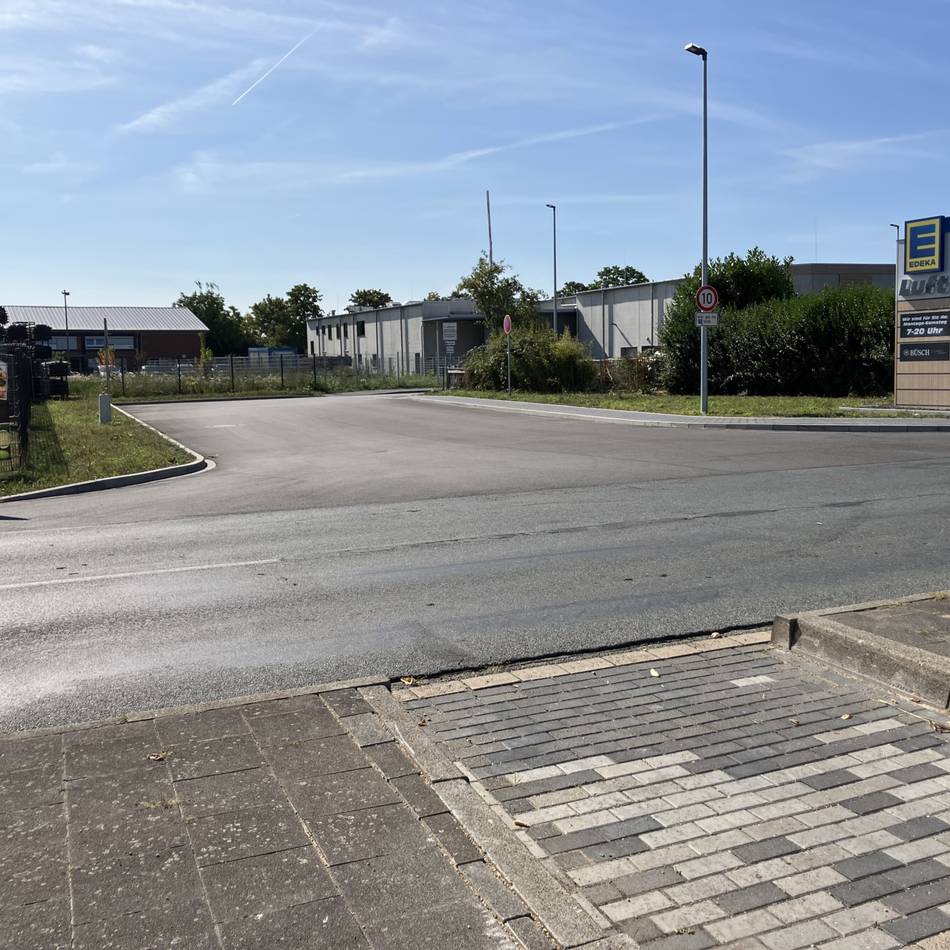 Sicherheit in Menzelen-West: SPD Alpen beantragt Verkehrsspiegel an der Edeka-Ausfahrt