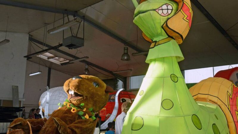 Schützenfest 2025 in Grevenbroich: Minnie Mouse und eine XXL-Schnecke beim Fackelzug