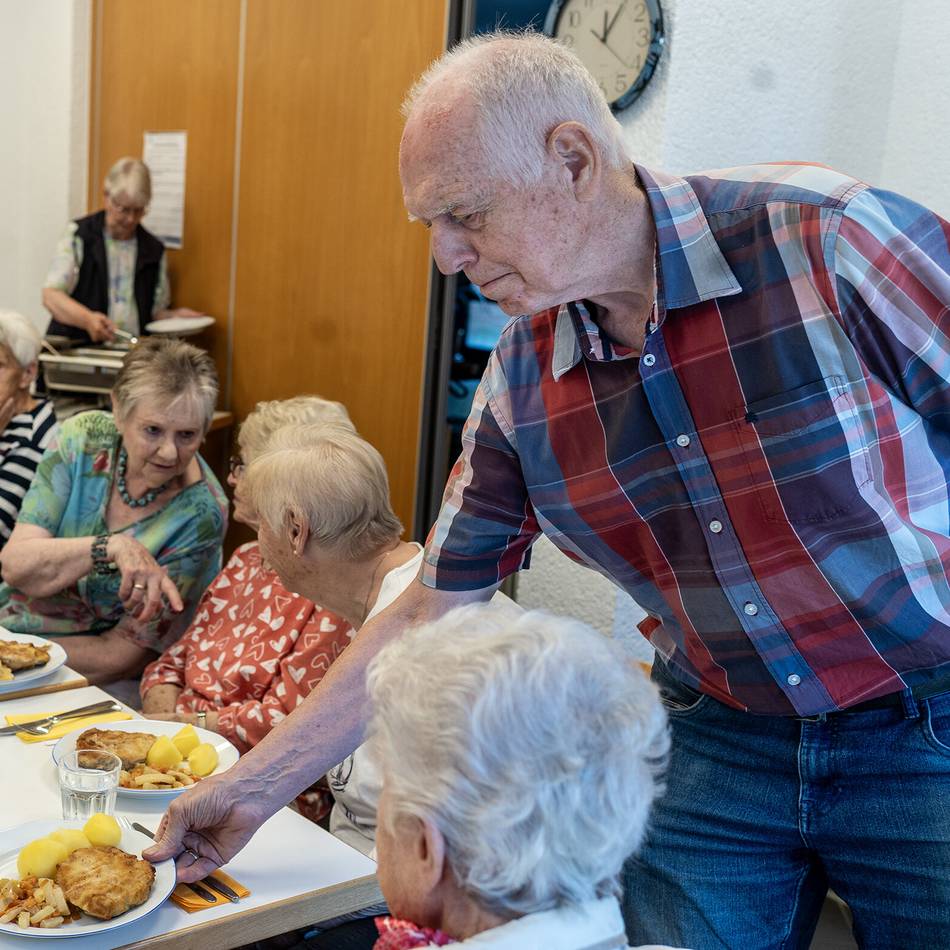 Senioren-Mittagstisch in Kaarst bringt Menschen zusammen: Gemeinsam statt einsam