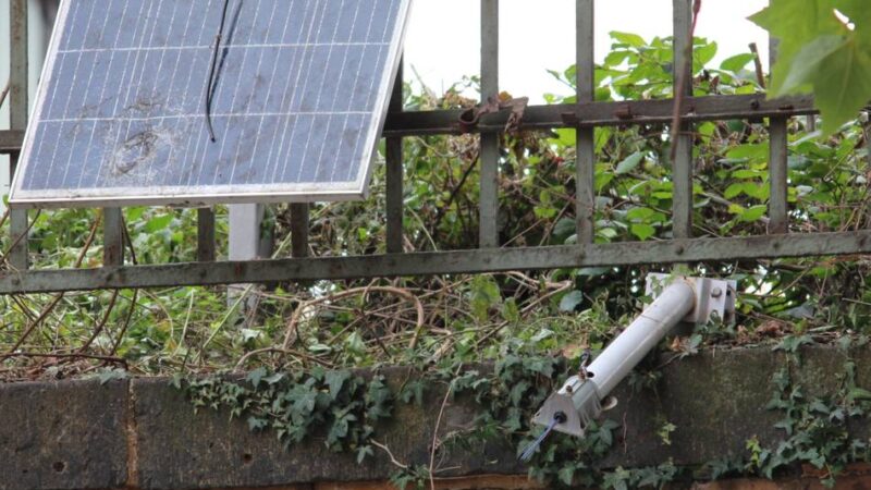 Am Mönchengladbacher Hauptbahnhof: Das Rätsel um das Solarpanel(chen) geht weiter