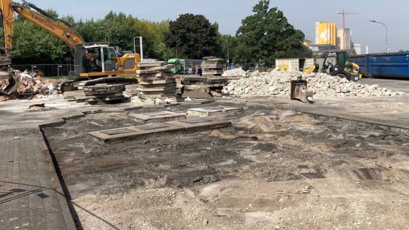 Abriss an der Langemarckstraße in Neuss läuft: Die Esso hat „abgetankt“