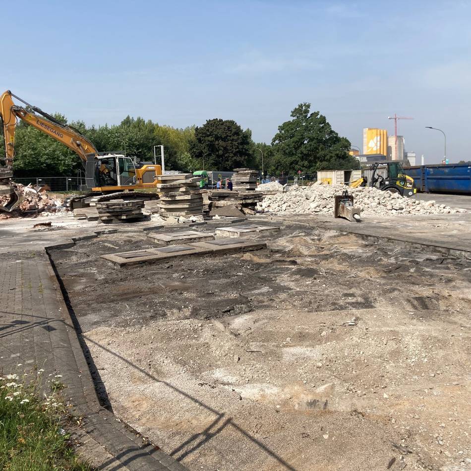 Abriss an der Langemarckstraße in Neuss läuft: Die Esso hat „abgetankt“