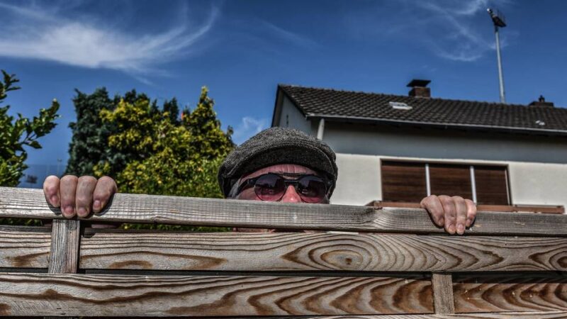 Wie Schiedspersonen in Kaarst Streithähne trennen: So klappt es auch mit dem Nachbarn