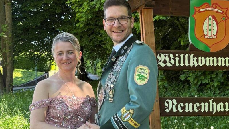 Brauchtum in Grevenbroich: Neuenhausen feiert mit Alexander und Katharina Graf