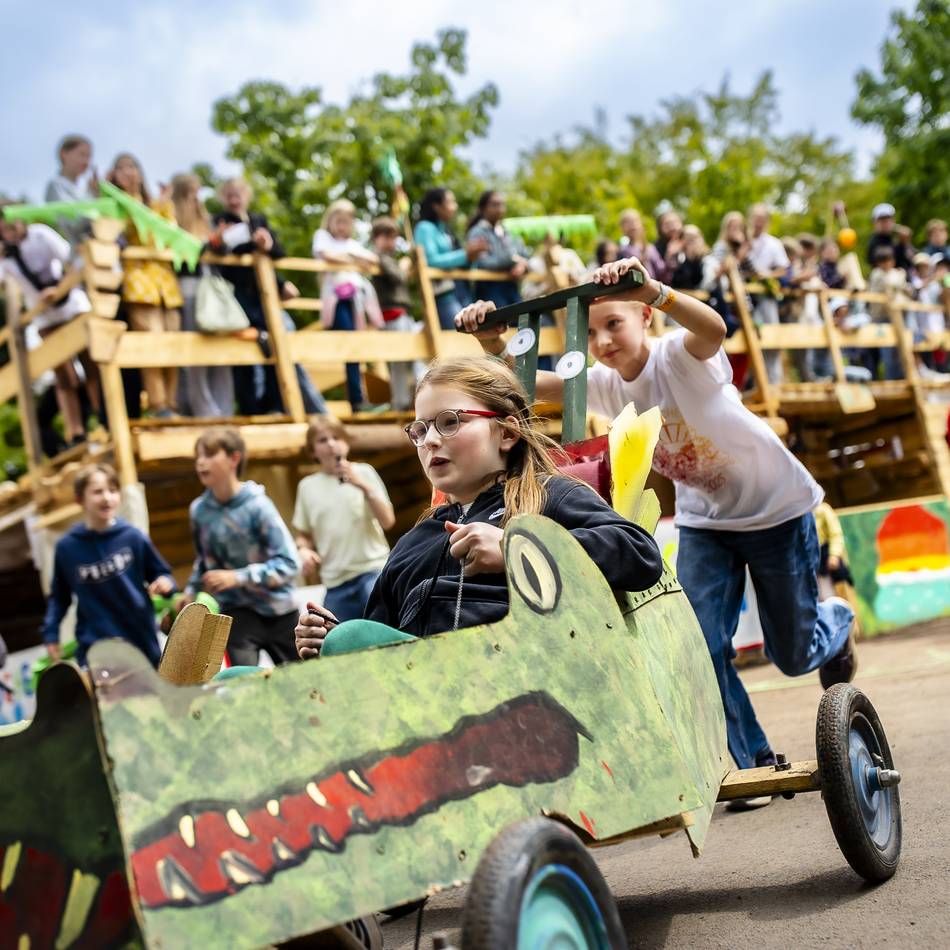 Ferienfreizeit in Düsseldorf: Der Volksgarten wurde zur Rennstrecke