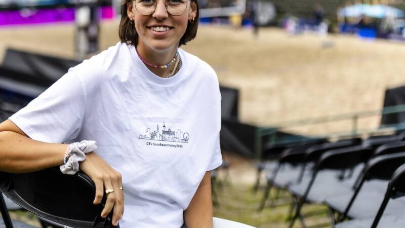 Beachvolleyball in Düsseldorf: Jana Schick heizt bei der EM die Stimmung an
