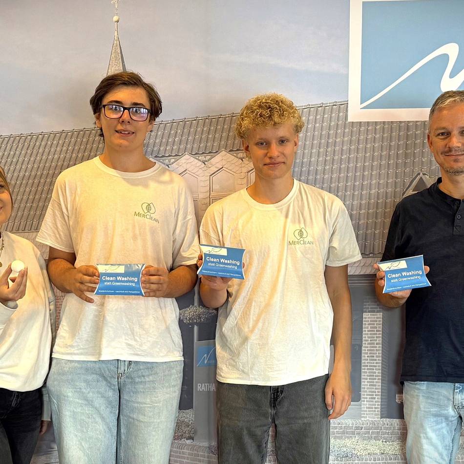 Wirtschaftsförderung trifft Klimaschutz: Viersener Schüler-Start-Up bringt frischen Duft in Niederkrüchtener Bäder