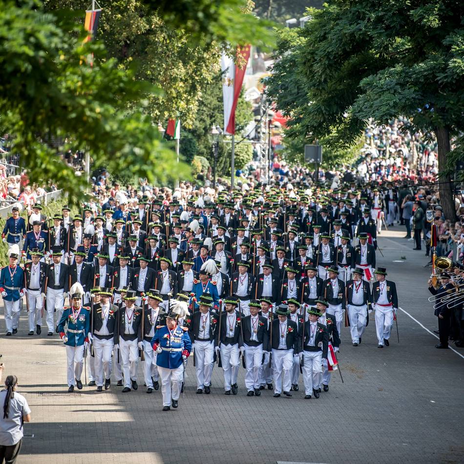 Übertragung vom Markt in Neuss: So sehen Sie die Königsparade im Livestream