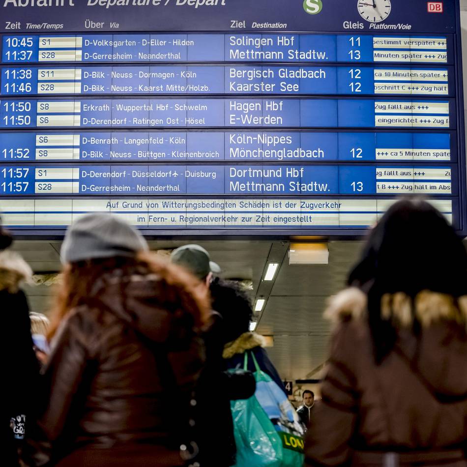Investition von 200.000 Euro: Die Bahn erneuert die riesige Anzeige im Düsseldorfer Hauptbahnhof