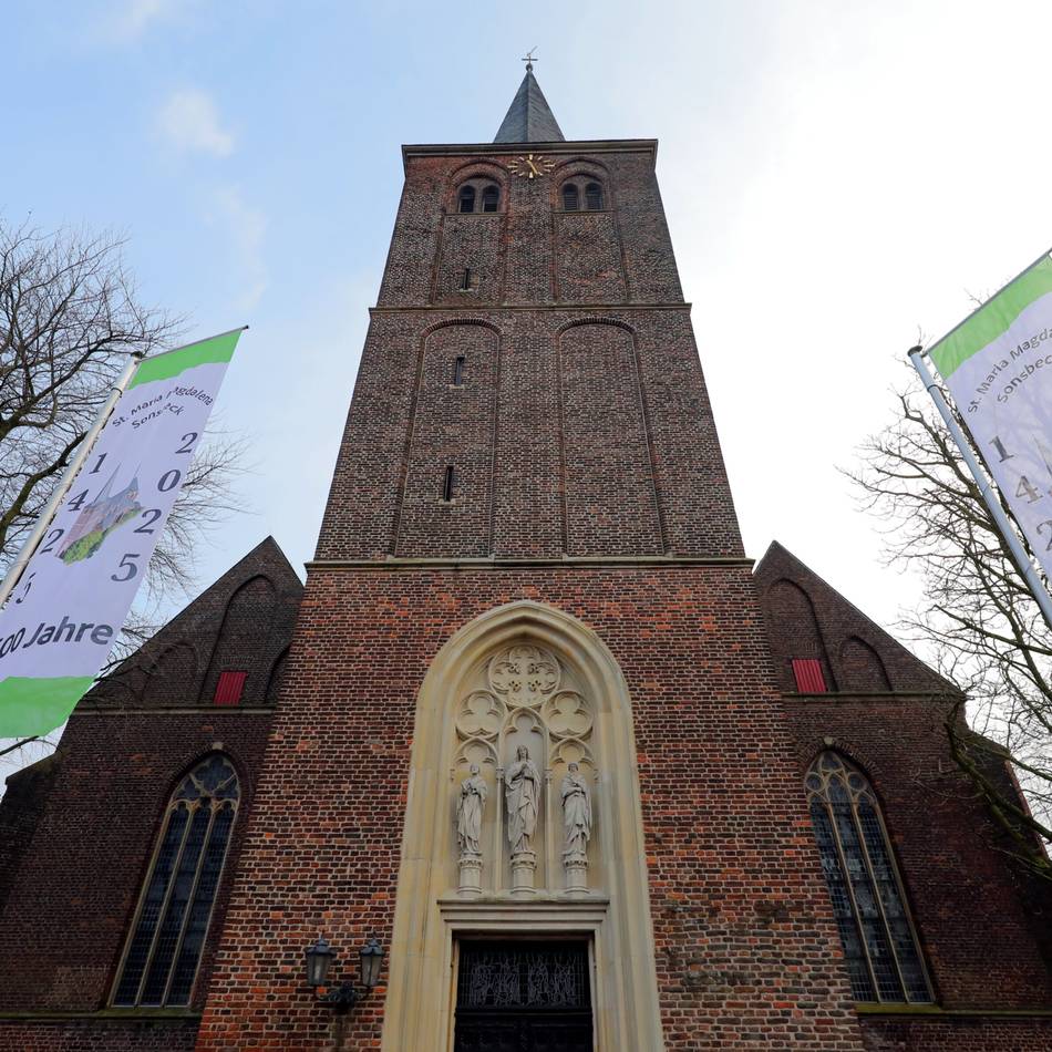 600 Jahre Grundsteinlegung: Sonsbecks Kirche feiert einen Monat durch