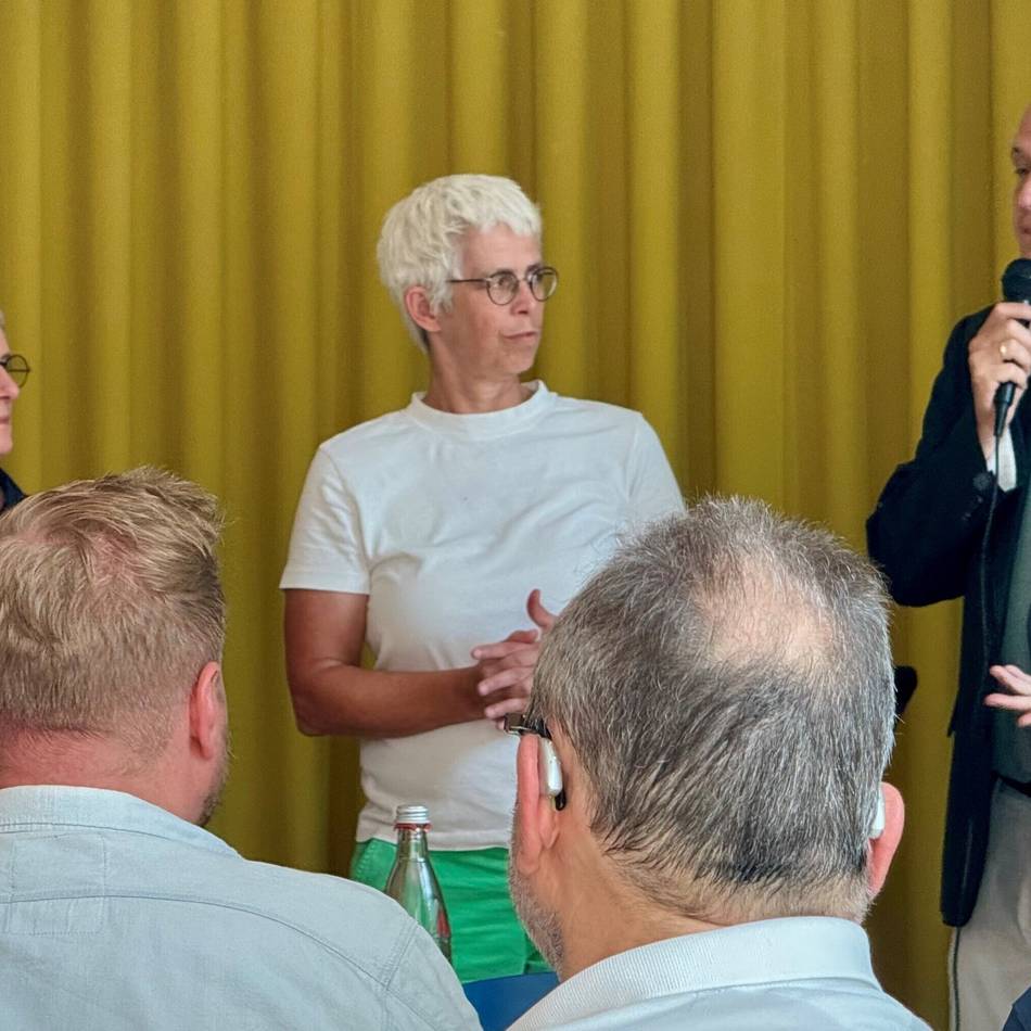 Kommunalwahl 2025: Grüne Spitzenpolitikerin fordert bei Wahlkampfbesuch in Krefeld Schuldenhilfe für Kommunen