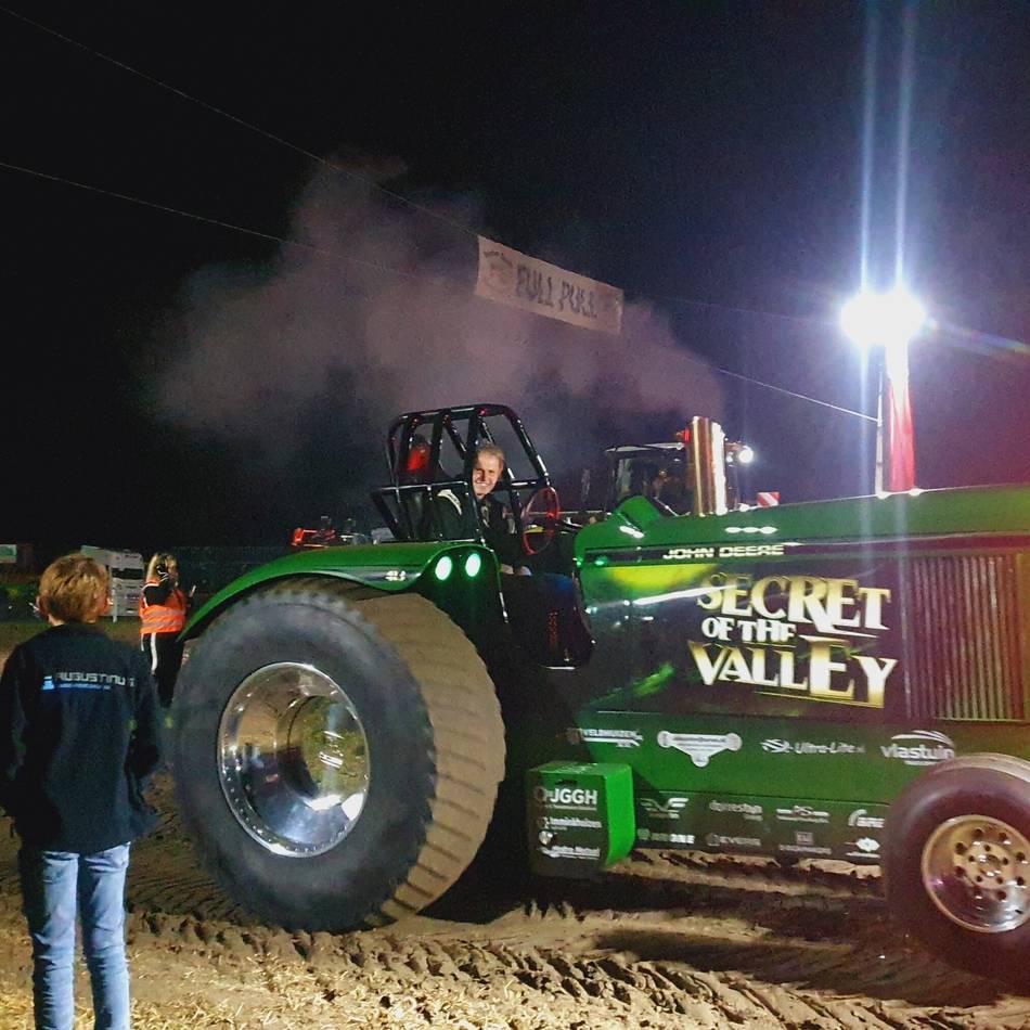 Farm-Pulling in Sonsbeck: PS-Monster kämpfen wieder um den Full Pull