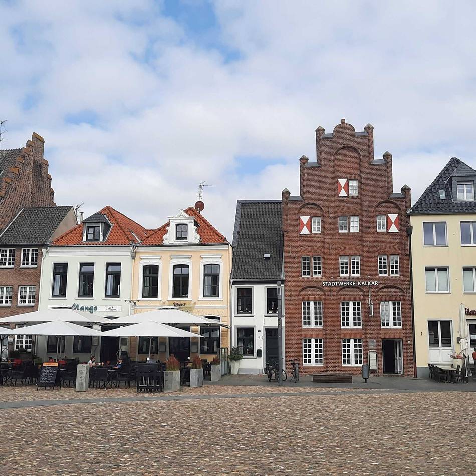 Beste Lage in der Nicolaistadt: Nachfolger für zwei Lokale am Kalkarer Marktplatz gesucht