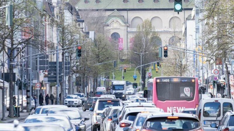 Zahlen zur Verkehrsdichte: In Mönchengladbach fahren weniger Autos als anderswo