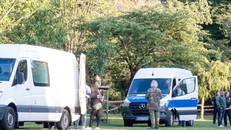 Großeinsatz in Mönchengladbach: Schuss im Bunten Garten – Verletzter trug Waffe in Notaufnahme