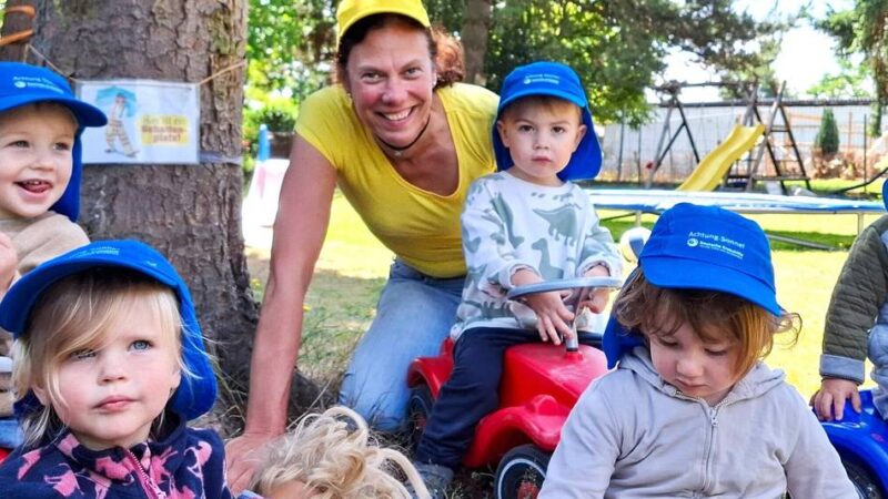 Projekt bei Tagesmutter in Niederkrüchten: Sonnenschutz mit Clown Zitzewitz