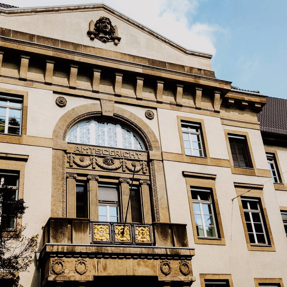 Prozess gegen Mann aus Nettetal: Urteil nach Einbruch und Diebstahl in Friseursalon