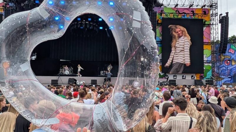 Mehr Tagesgäste am Samstag in Weeze: Clueso kommt mit Trompete statt mit Cello – der zweite Tag in San Hejmo