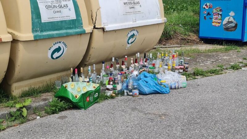 Gemeindegebiet Schwalmtal: Überfüllte Container sorgen für offene Fragen