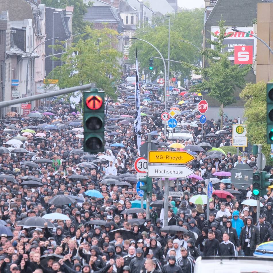 Zum Vereinsjubiläum: Tausende ziehen beim Borussia-Fanwalk durch Mönchengladbach