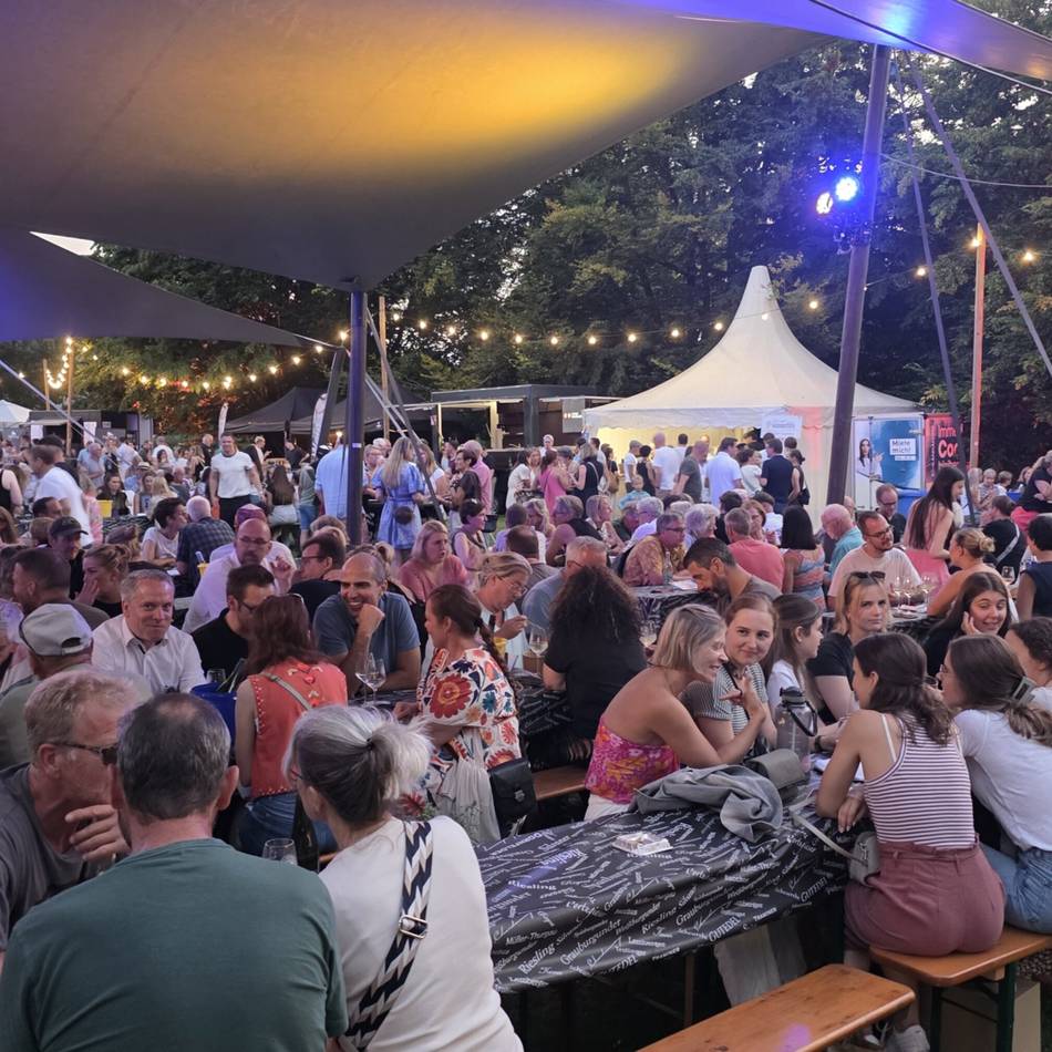 Lions Club feiert Weinfest im Ziegelweiherpark in Erkelenz: Mehr Wein, mehr Genuss, mehr Gutes