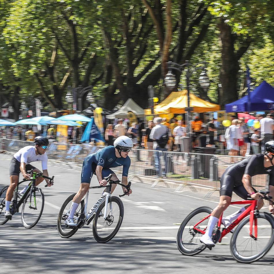 „Da ist für jeden etwas dabei“: Die Königsallee als Rennstrecke – mit Fahrrädern aller Art