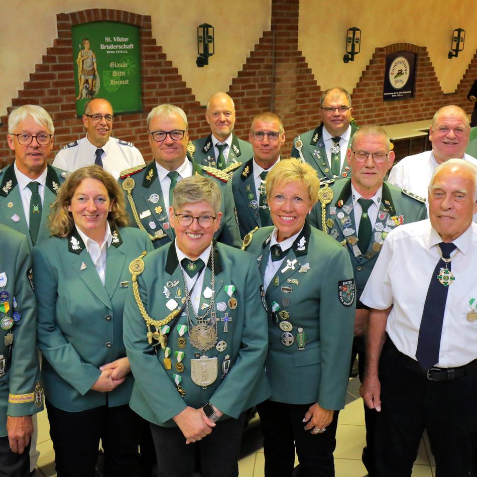Schützenfest in Xanten-Birten: Helmut Reis ist neuer Kaiser und Georg Angenendt neuer König in Birten