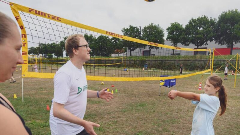 Auftakt für große Kooperation: Volley-Wundertag im Kalkarer Wunderland begeistert Kinder und Profis