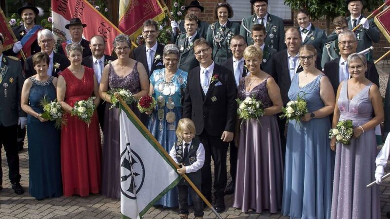 St. Viktor Bruderschaft Birten: Erst Kaiser- und dann Königsschießen in Birten