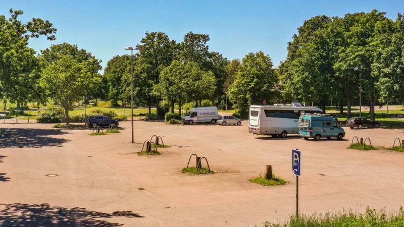 Vandalismus und illegale Autorennen in Willich: Bürgermeister bittet Innenminister um Unterstützung