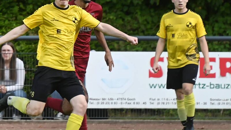 Das Spiel des Tages in der Fußball-Kreisliga A Kleve/Geldern: Der Uedemer SV spielt Katz und Maus mit dem SV Issum