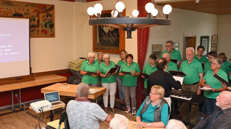 Musik in Radevormwald: Önkfelder Chor wirbt mit einem offenen Singen