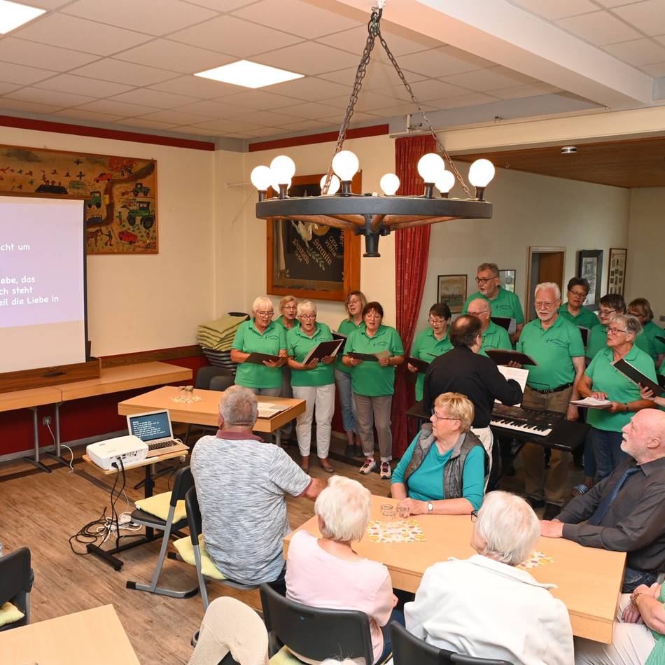 Musik in Radevormwald: Önkfelder Chor wirbt mit einem offenen Singen