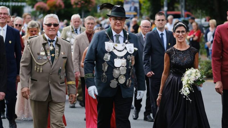 Ratinger Brauchtum: Lintorfer Schützen feiern harmonisches Fest