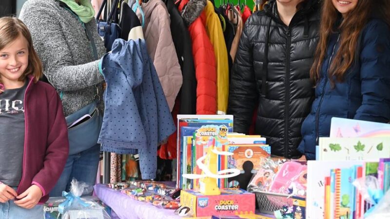 Ferienspaß in Radevormwald: Kinderflohmarkt: Verhandeln will früh geübt sein