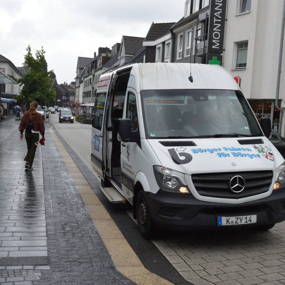 „Einsteigen, bitte !“ – unterwegs mit dem Bus: Der Bürgerbus – mit der 264 über schmale Straßen