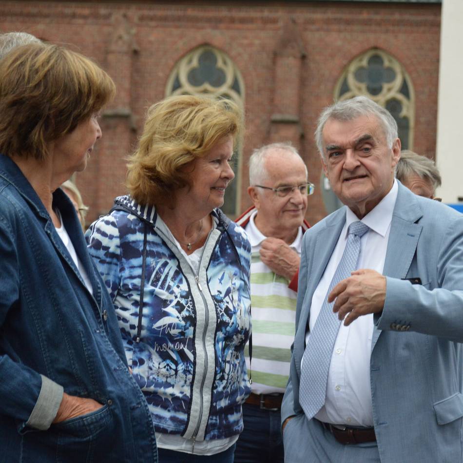Unterwegs mit Herbert Reul im Bergischen Land: Auf Klassenfahrt mit dem NRW-Innenminister