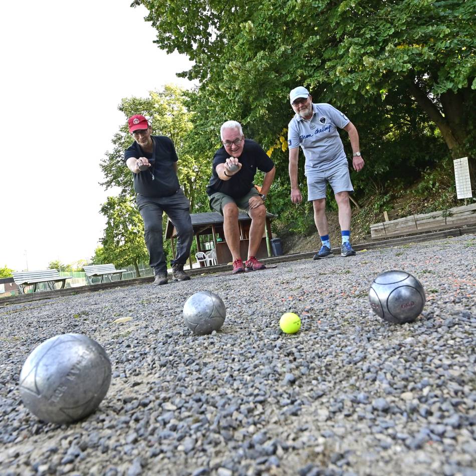 Sport im Park in Mönchengladbach: Beim Boule „Eisenkugeln in den Dreck werfen“