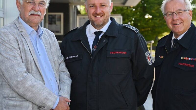 Wehrführung in Radevormwald: Feuerwehr-Staffelübergabe im Rathaus
