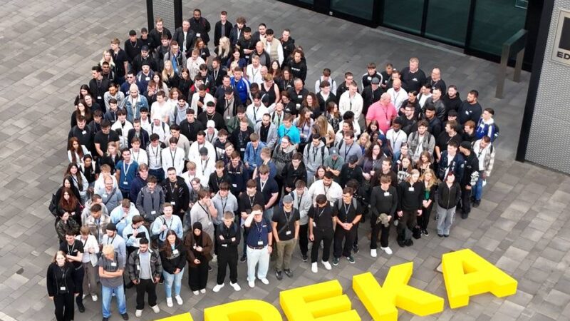 Edeka Rhein-Ruhr in Moers: Mehr als 1000 Nachwuchskräfte starten 2025 ins Berufsleben