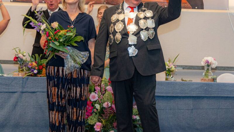 Rochusfest 2025 Korschenbroich-Lüttenglehn: Nach langer Bewerbersuche Stoffhahn mit 40. Schlag geköpft