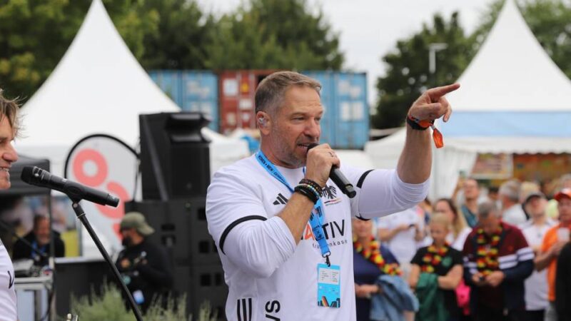 Konzert zur Europameisterschaft: Die Höhner feiern im Hockey-Mekka Mönchengladbach
