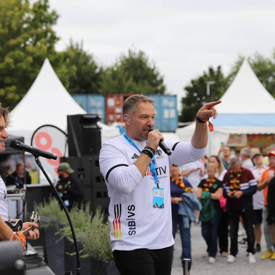 Konzert zur Europameisterschaft: Die Höhner feiern im Hockey-Mekka Mönchengladbach