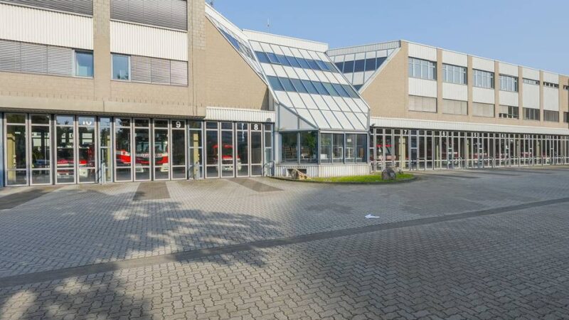 Kreisleitstelle im Rhein-Kreis Neuss: „Wir legen in ernsten Fällen erst auf, wenn der Rettungsdienst eintrifft“
