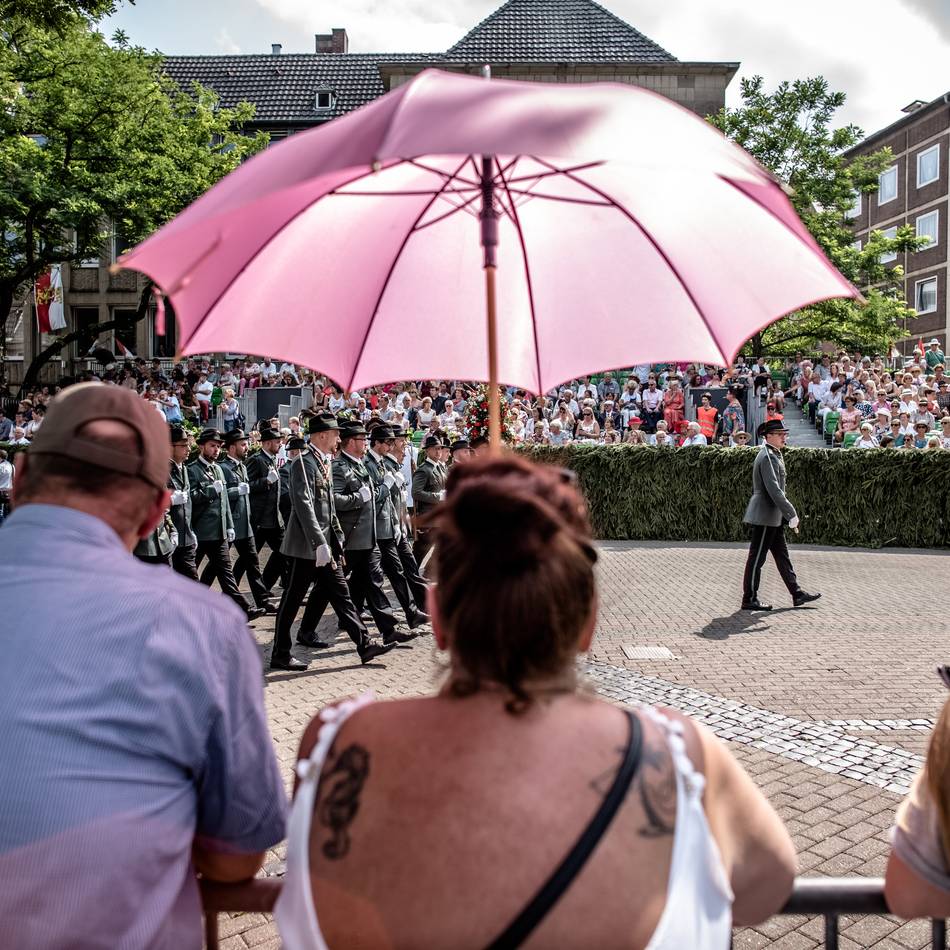 Wetterprognosen im Vergleich: So wird das Wetter zum Neusser Schützenfest 2025